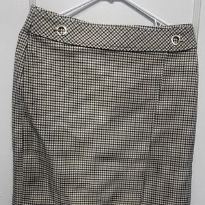 Brand new H&M skirt size 8 reg with tags